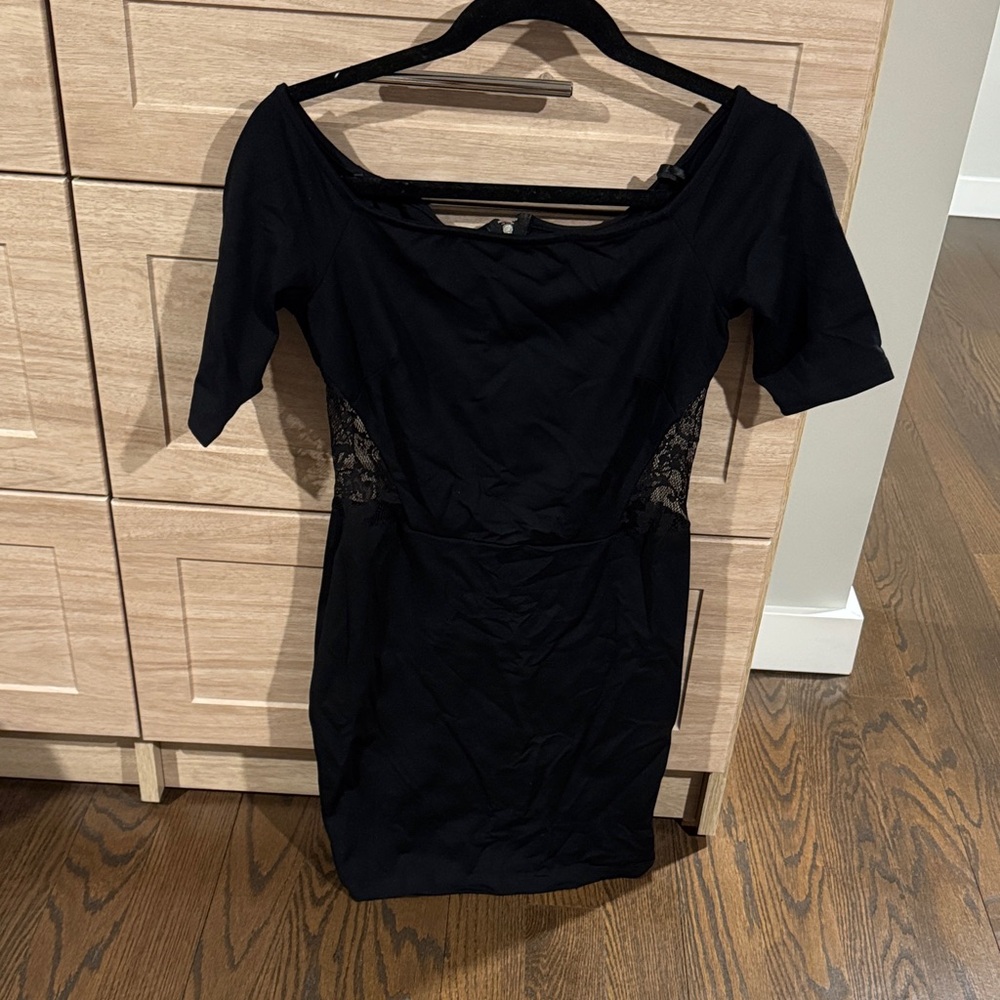 Chic Black Lace Mini Dress